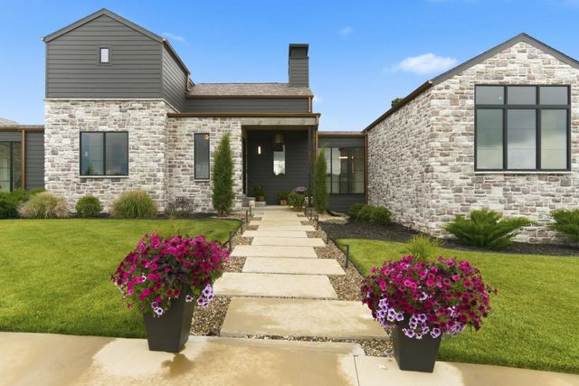 269 E Wisteria Lane, Ozark, MO 65721