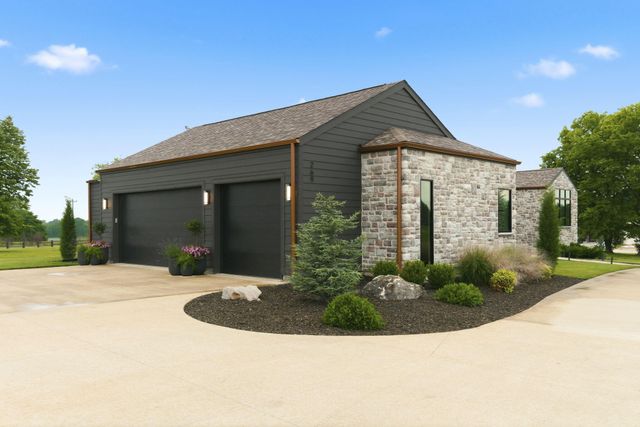269 E Wisteria Lane, Ozark, MO 65721