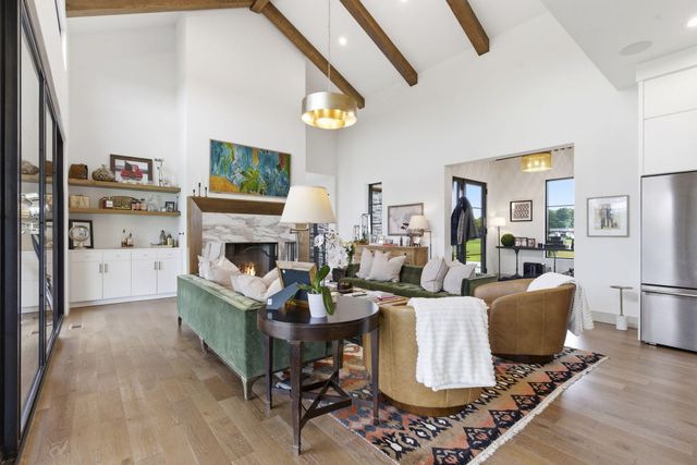 269 E Wisteria Lane, Ozark, MO 65721