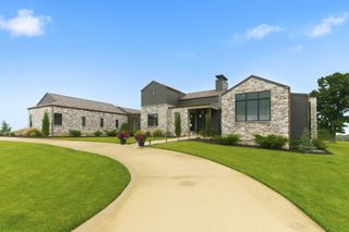 269 E Wisteria Lane, Ozark, MO 65721