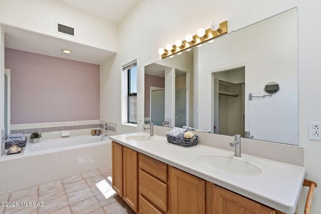 1610 N Debra Sue Place, Tucson, AZ 85715
