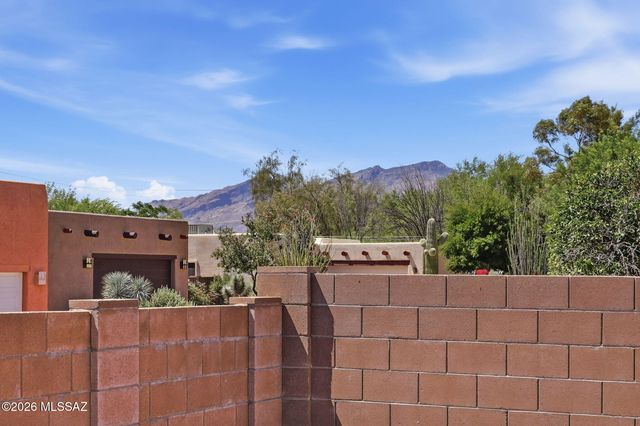 1610 N Debra Sue Place, Tucson, AZ 85715