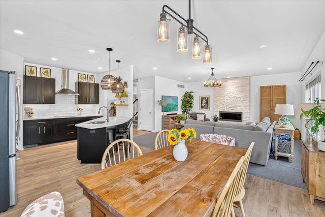 9914 Autumn Breeze Road, Middleton, WI 53562
