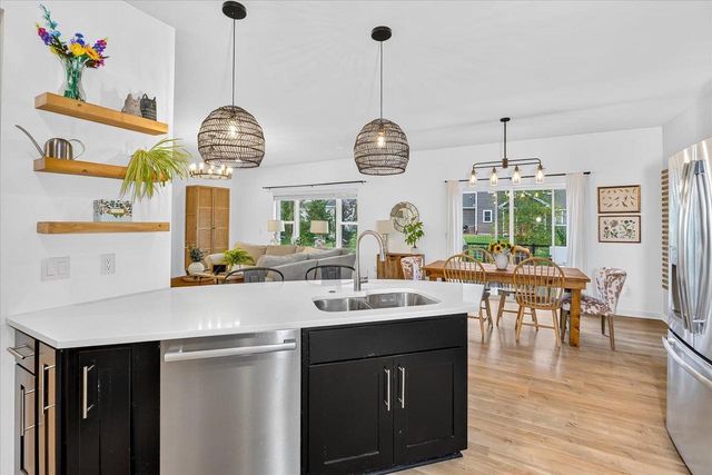 9914 Autumn Breeze Road, Middleton, WI 53562
