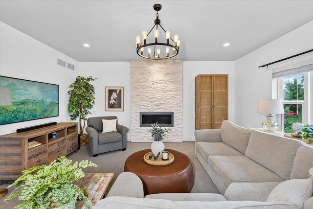 9914 Autumn Breeze Road, Middleton, WI 53562