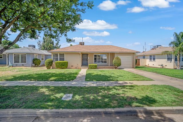 1422 W Flint Way, Fresno, CA 93705
