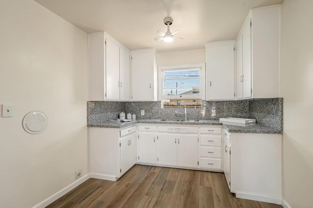 1422 W Flint Way, Fresno, CA 93705