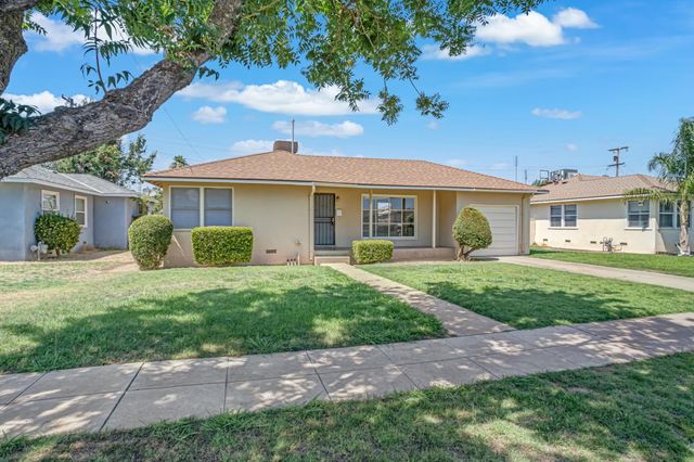 1422 W Flint Way, Fresno, CA 93705