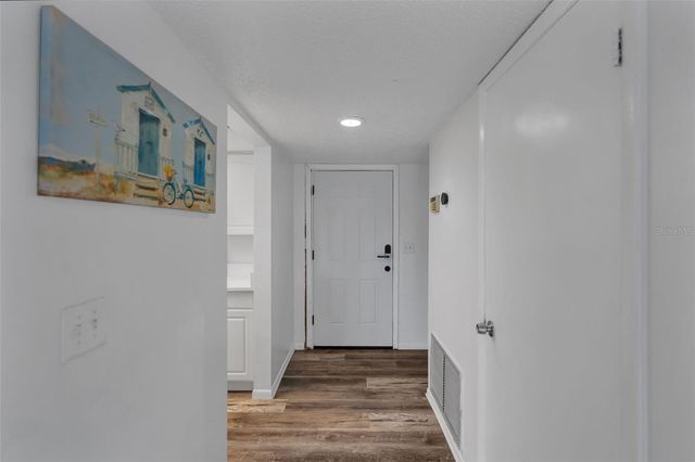 5850 PEREGRINE AVE C10, Orlando, FL 32819