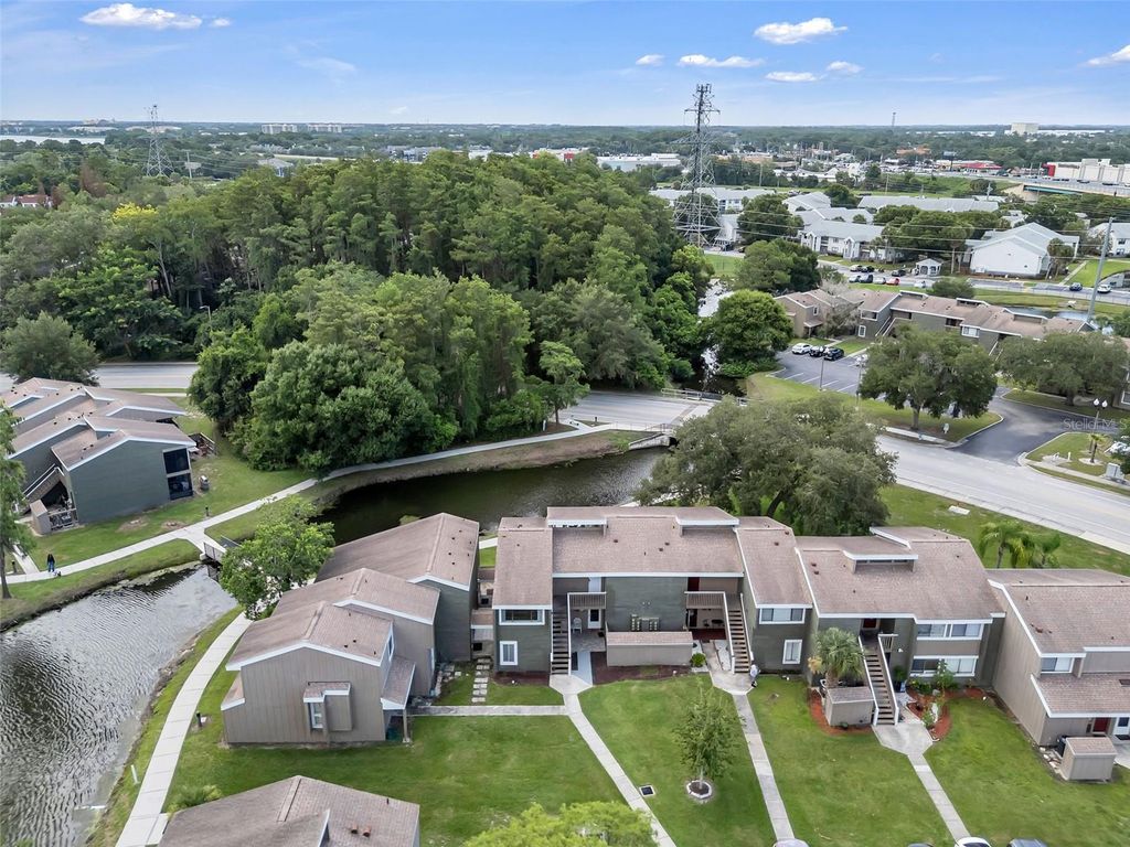 Image 2 of property listing at 5850 PEREGRINE AVE C10, Orlando, FL 32819