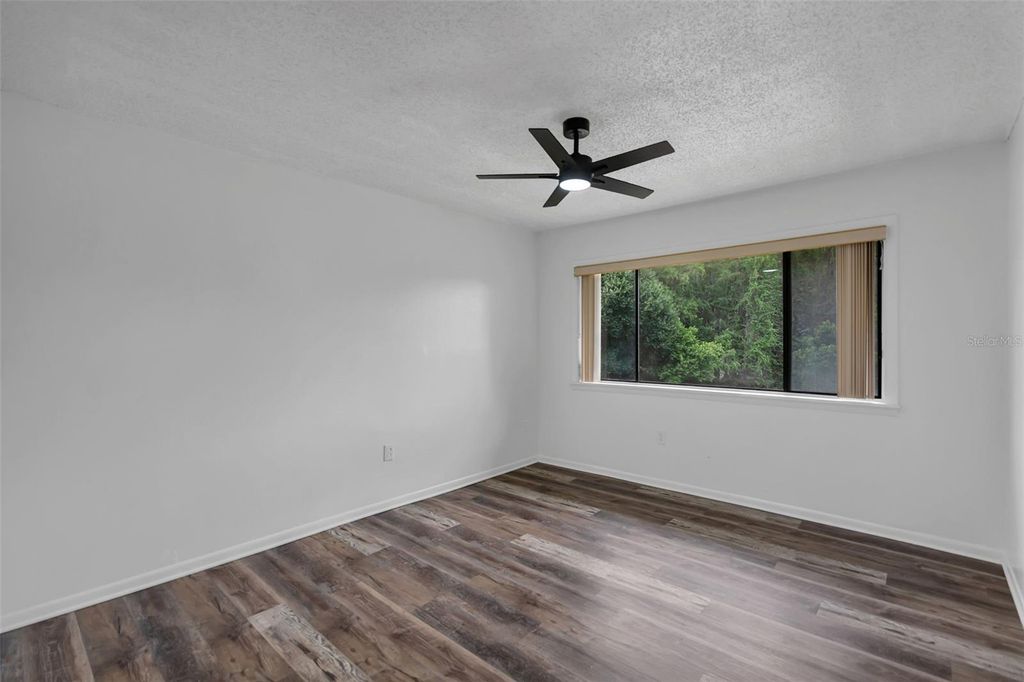 Image 14 of property listing at 5850 PEREGRINE AVE C10, Orlando, FL 32819