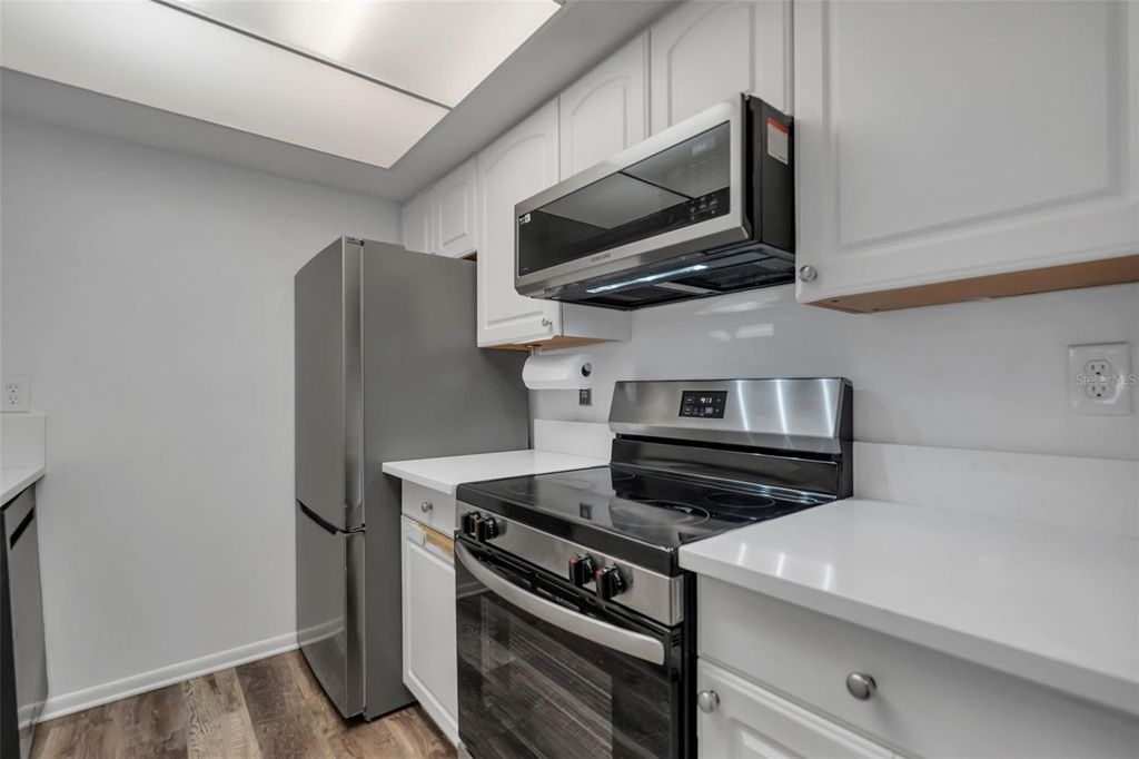 Image 16 of property listing at 5850 PEREGRINE AVE C10, Orlando, FL 32819