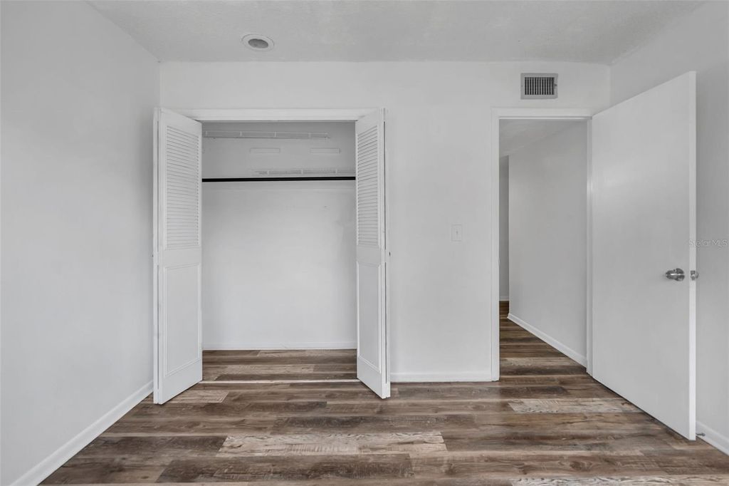 Image 22 of property listing at 5850 PEREGRINE AVE C10, Orlando, FL 32819