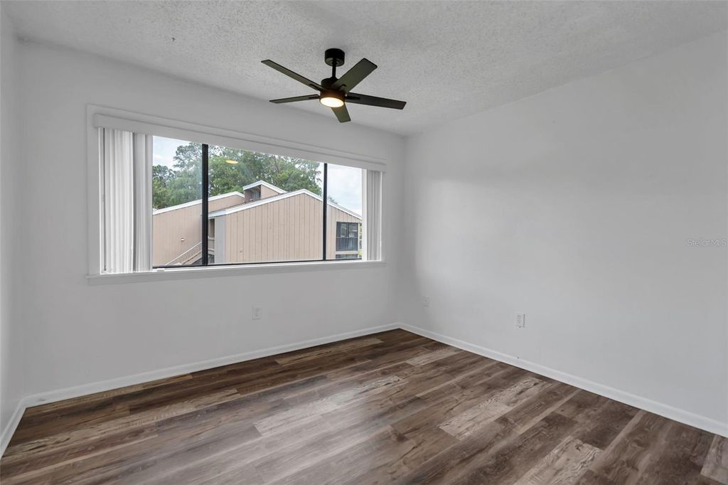 Image 24 of property listing at 5850 PEREGRINE AVE C10, Orlando, FL 32819