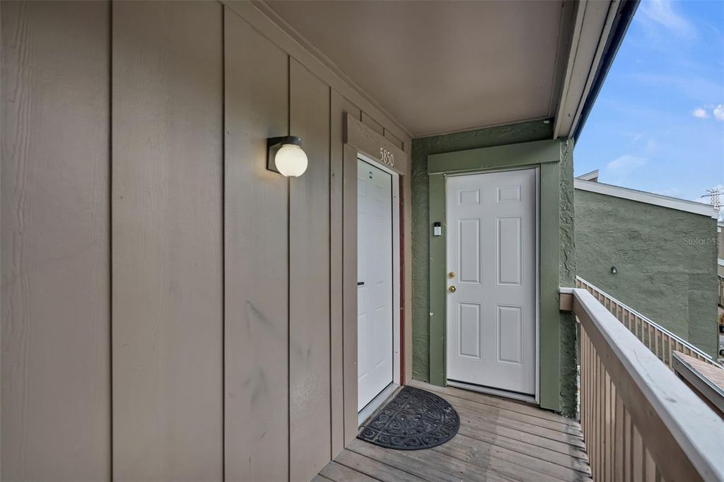 Image 30 of property listing at 5850 PEREGRINE AVE C10, Orlando, FL 32819