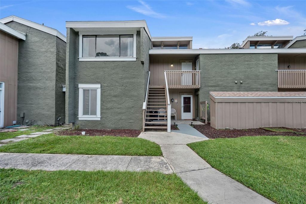 Image 34 of property listing at 5850 PEREGRINE AVE C10, Orlando, FL 32819