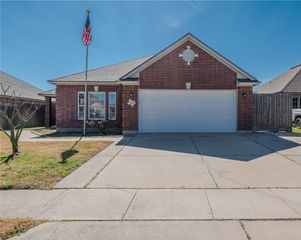 2220 Mendocino Dr, Portland, TX 78374