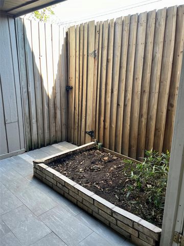 2625 Marilee Lane 2, Houston, TX 77057