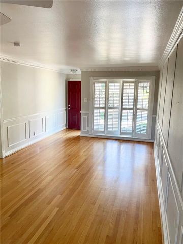 2625 Marilee Lane 2, Houston, TX 77057