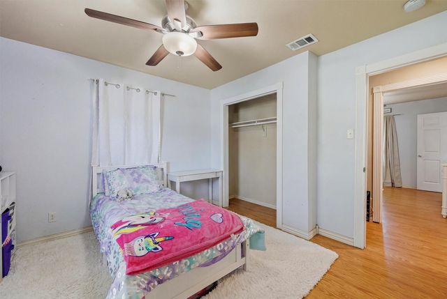 109 N Hickory Avenue, Denison, TX 75020