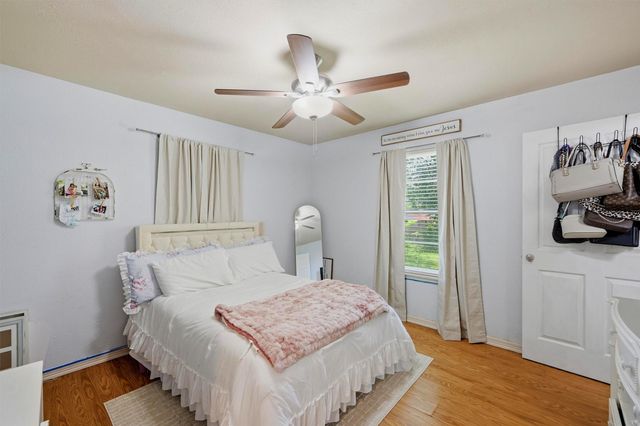 109 N Hickory Avenue, Denison, TX 75020
