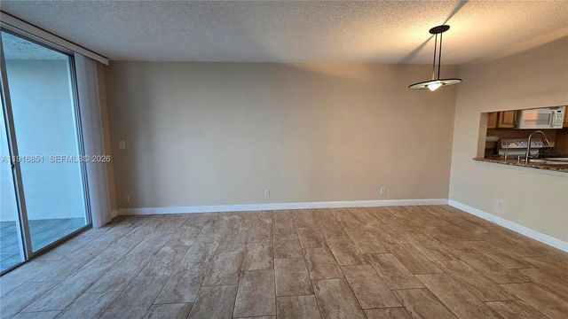 9230 Lagoon Place 310, Davie, FL 33324