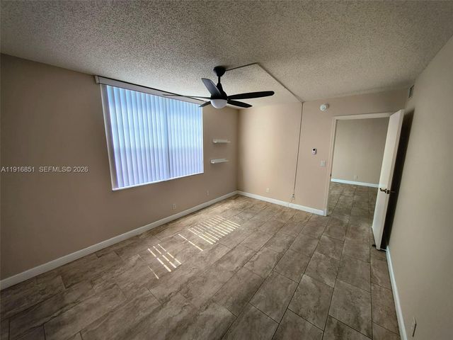 9230 Lagoon Place 310, Davie, FL 33324
