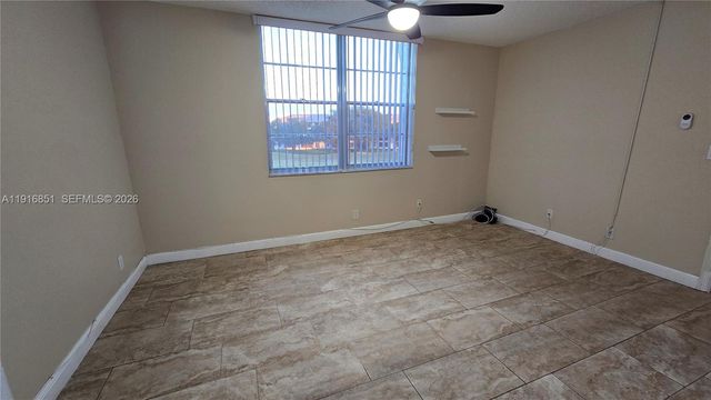 9230 Lagoon Place 310, Davie, FL 33324