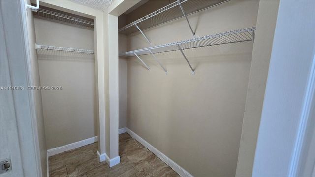 9230 Lagoon Place 310, Davie, FL 33324