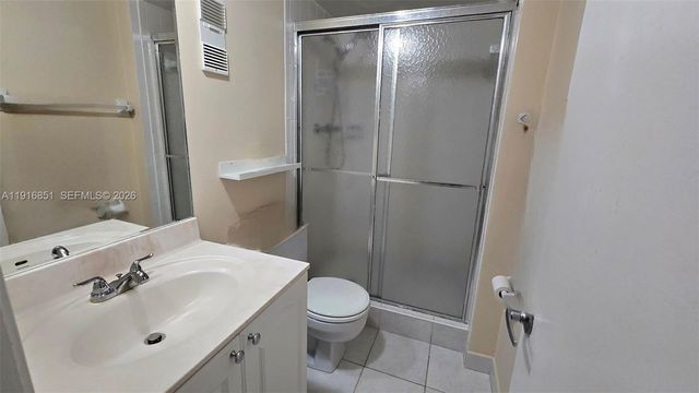 9230 Lagoon Place 310, Davie, FL 33324