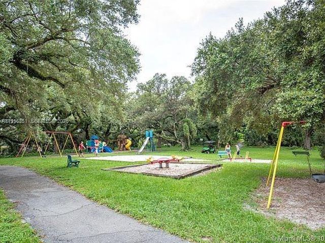 9230 Lagoon Place 310, Davie, FL 33324