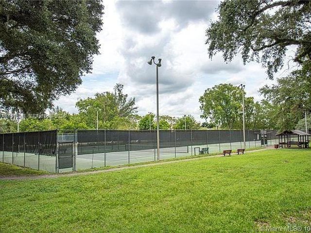 9230 Lagoon Place 310, Davie, FL 33324