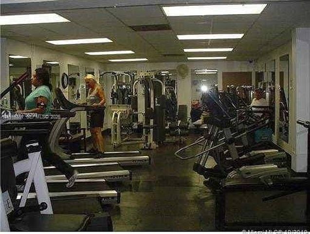 9230 Lagoon Place 310, Davie, FL 33324