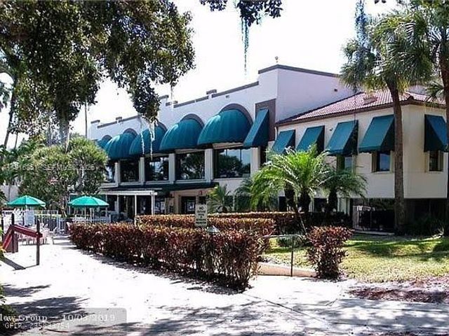 9230 Lagoon Place 310, Davie, FL 33324