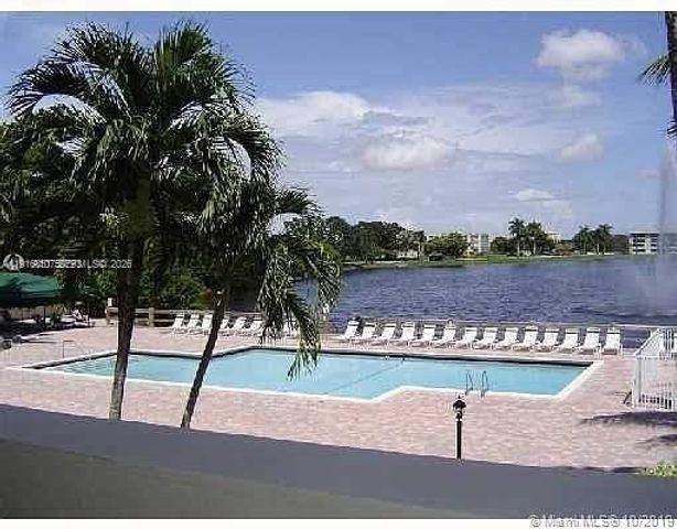 9230 Lagoon Place 310, Davie, FL 33324