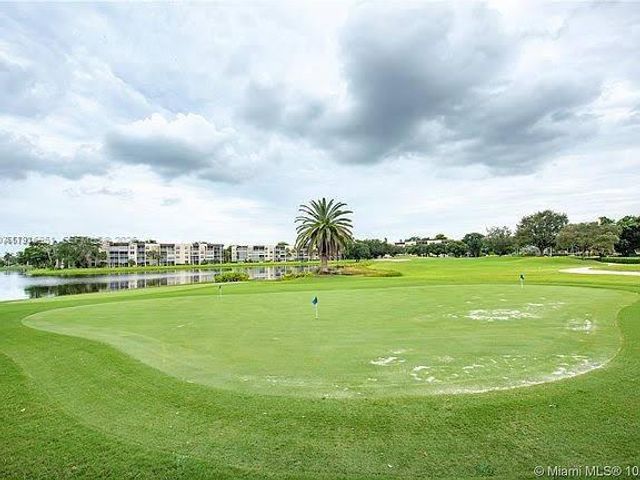 9230 Lagoon Place 310, Davie, FL 33324