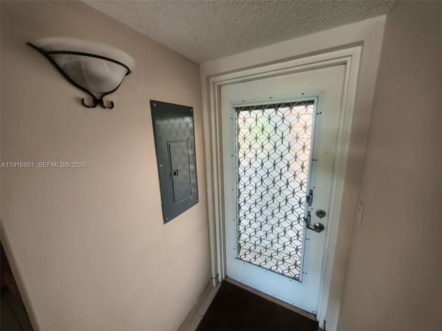 9230 Lagoon Place 310, Davie, FL 33324