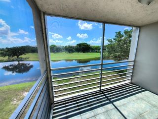 9230 Lagoon Place 310, Davie, FL 33324