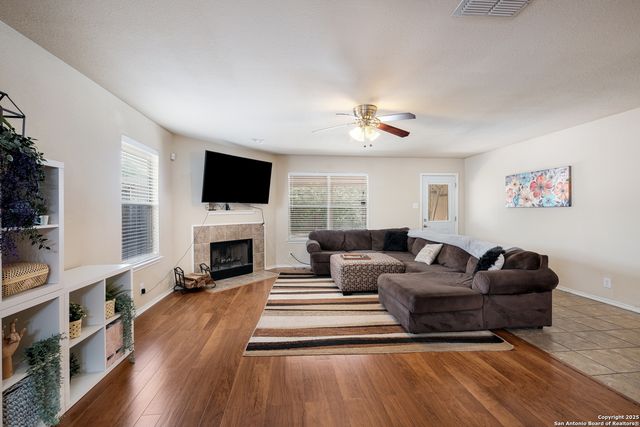 8654 Gavel Dr, Converse, TX 78109