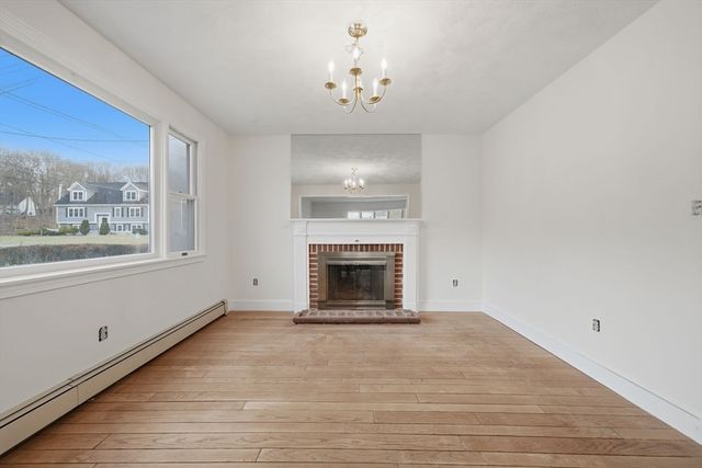 99 Garfield Ave A, Woburn, MA 01801