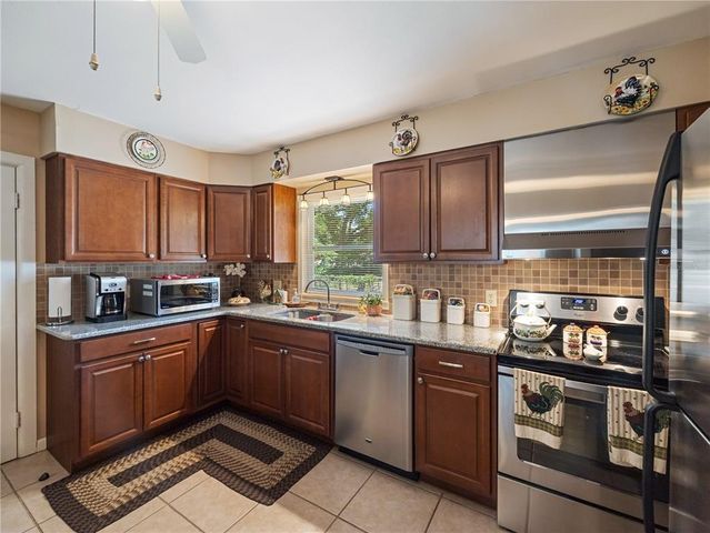5915 SE HOLLY ROAD, Belleview, FL 34420