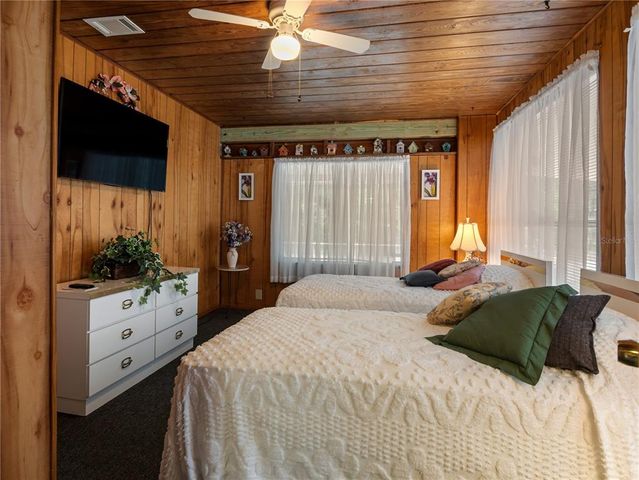 5915 SE HOLLY ROAD, Belleview, FL 34420