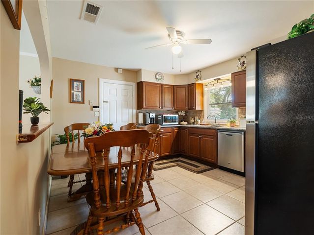 5915 SE HOLLY ROAD, Belleview, FL 34420