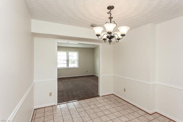 3905 Quartz LN, Virginia Beach, VA 23456