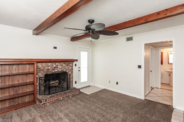 3905 Quartz LN, Virginia Beach, VA 23456