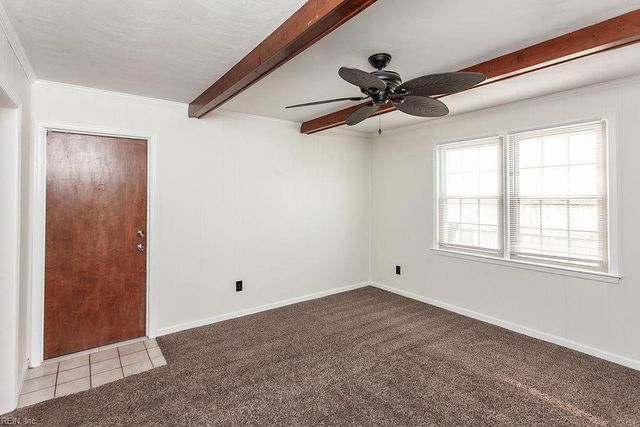 3905 Quartz LN, Virginia Beach, VA 23456