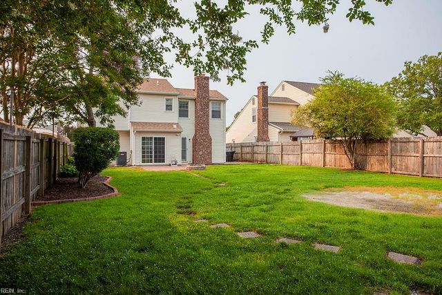 3905 Quartz LN, Virginia Beach, VA 23456