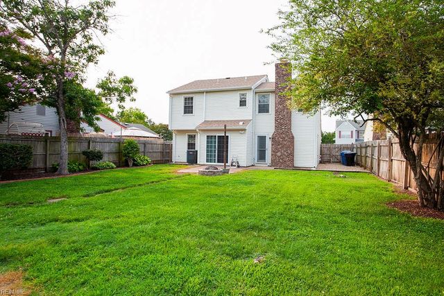 3905 Quartz LN, Virginia Beach, VA 23456