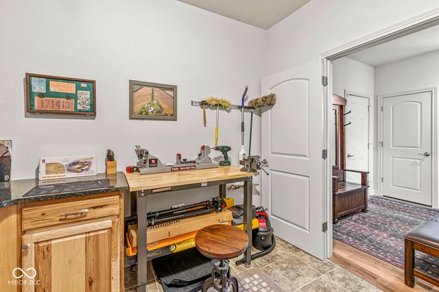 9627 Summerton Drive, Fishers, IN 46037