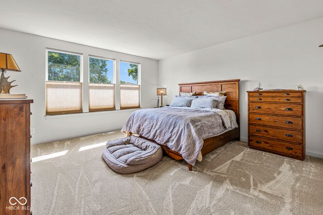 9627 Summerton Drive, Fishers, IN 46037